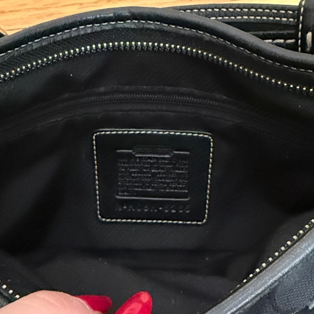 Vintage Coach Shoulder Bag with Silver Accents - Picture 4 of 4